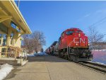 CN 8885 leads 403 at Rimouski station